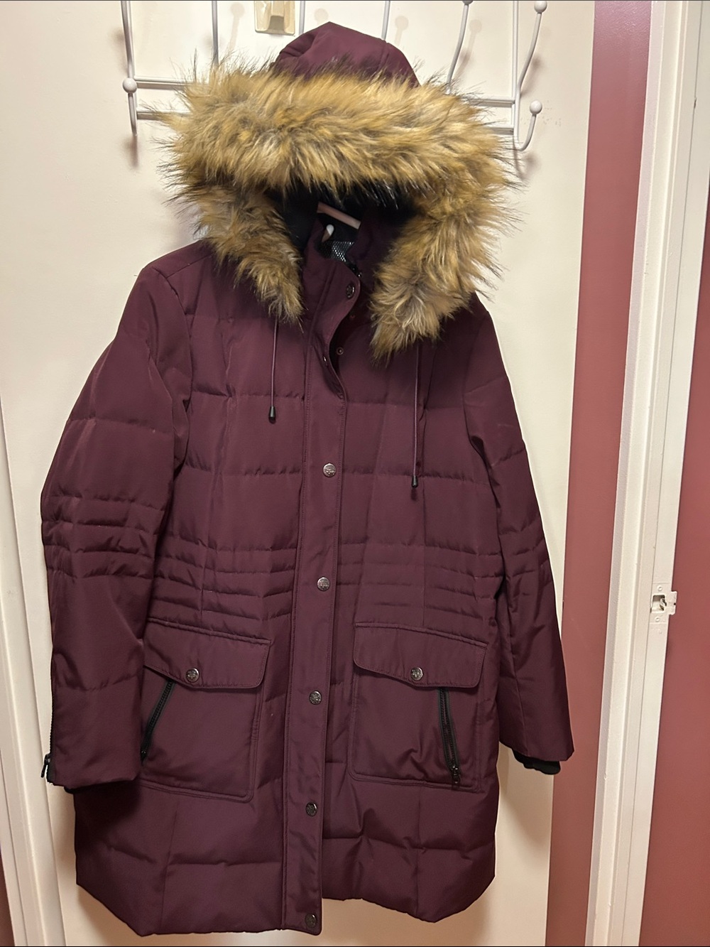 Arctic Expedition W omen's Faux-Fur Hooded Puffer Coat - Burgundy